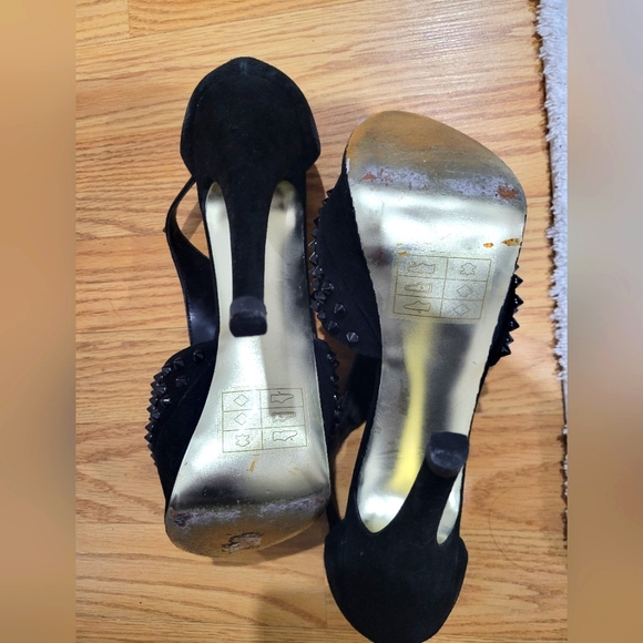 Heels - Picture 7 of 7